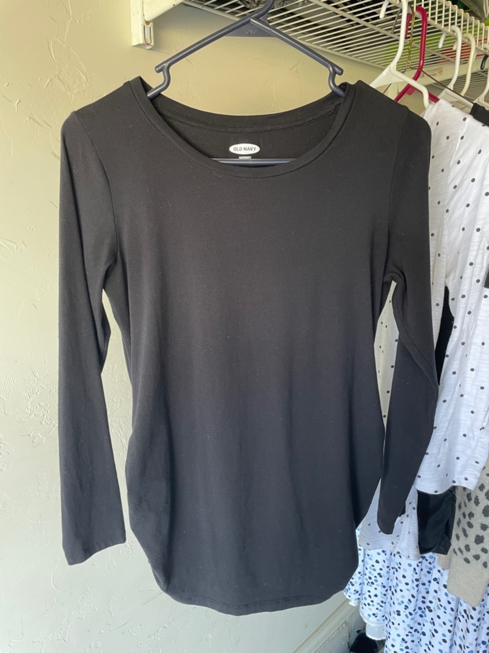 Old Navy Maternity Black Long Sleeve Crewneck Tee and Black and White Polka Dot
